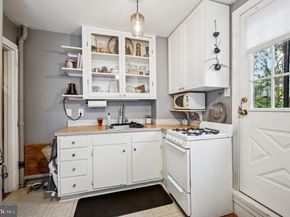 124 E Chestnut Hill Avenue, Philadelphia PA 19118