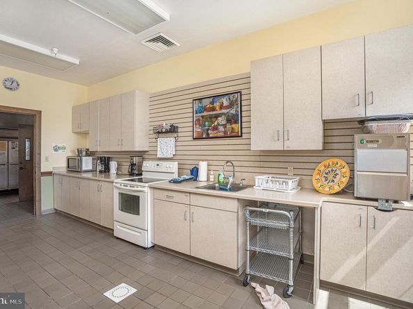 300 Tyler Court 430, Philadelphia PA 19111