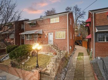 77 Underwood Street NW