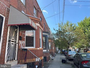 712 Moore Street