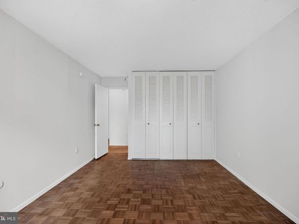 1919 Chestnut Street 2004, Philadelphia PA 19103