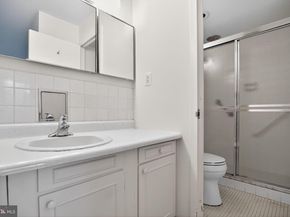 1919 Chestnut Street 2004, Philadelphia PA 19103
