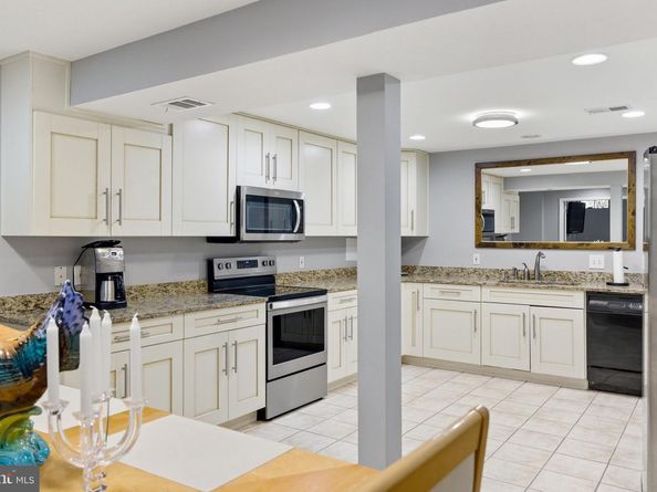 13104 Meadow Hall, Herndon VA 20171