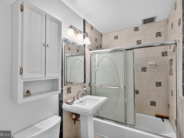 6939 Westmoreland Road, Falls Church VA 22042