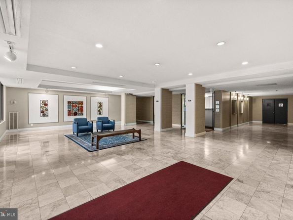 3100 S Manchester Street 813, Falls Church VA 22044