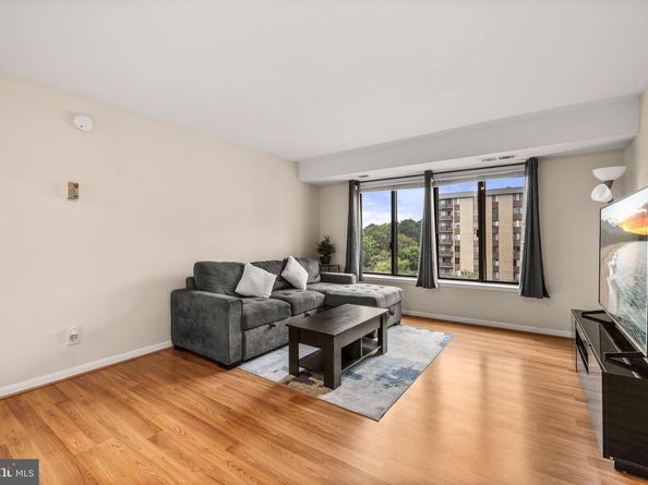 3100 S Manchester Street 813, Falls Church VA 22044