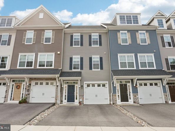 306 Rock Run Circle, Broomall PA 19008