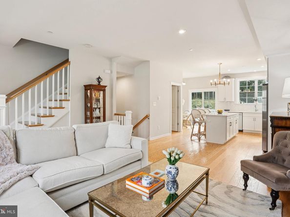 306 Rock Run Circle, Broomall PA 19008