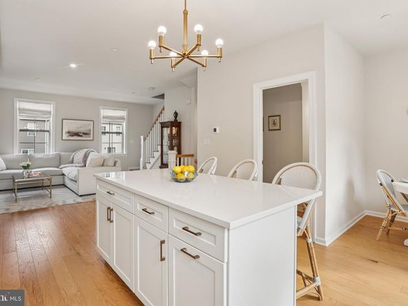 306 Rock Run Circle, Broomall PA 19008