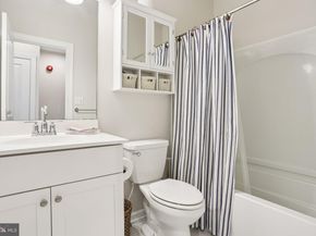 306 Rock Run Circle, Broomall PA 19008