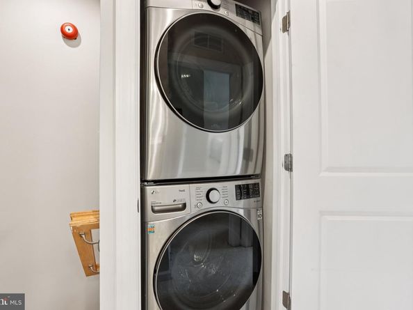 306 Rock Run Circle, Broomall PA 19008