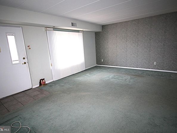 62004 Delaire Landing Road 4, Philadelphia PA 19114