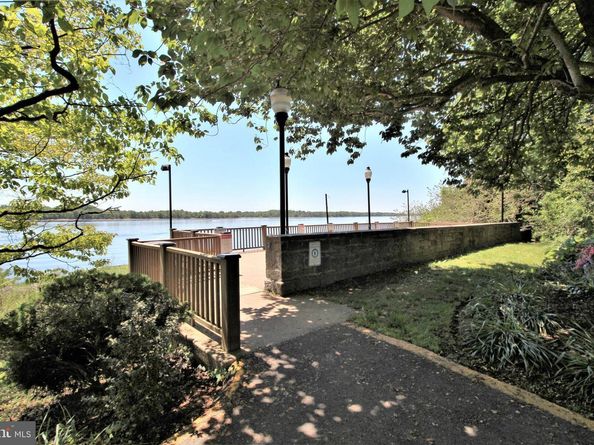 62004 Delaire Landing Road 4, Philadelphia PA 19114