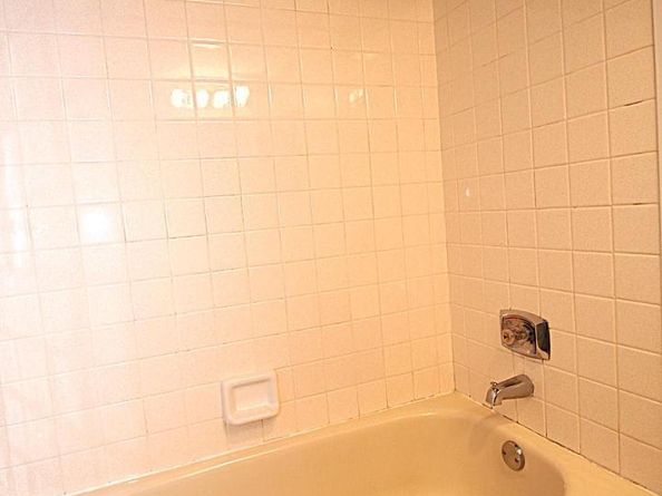62004 Delaire Landing Road 4, Philadelphia PA 19114