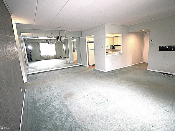 62004 Delaire Landing Road 4, Philadelphia PA 19114