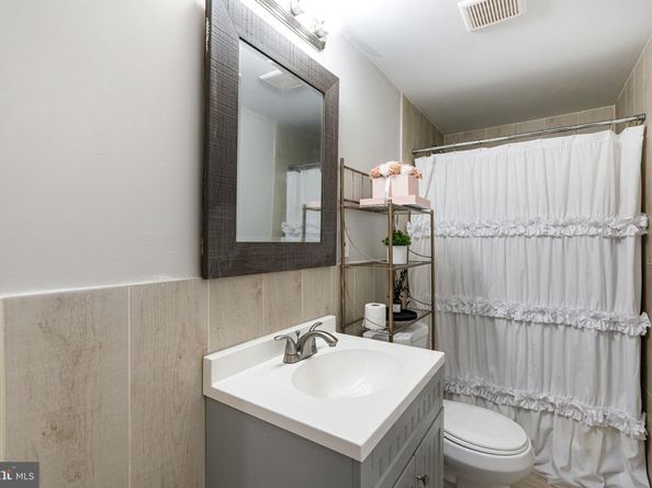 1616 Haines Street, Philadelphia PA 19126