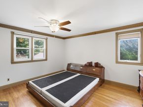 985 Milkweed Lane, Huntingdon Valley PA 19006