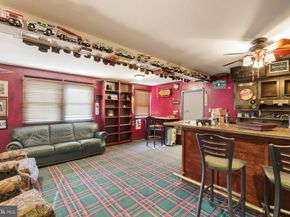 985 Milkweed Lane, Huntingdon Valley PA 19006