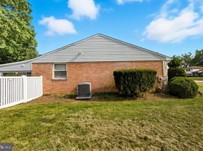 985 Milkweed Lane, Huntingdon Valley PA 19006