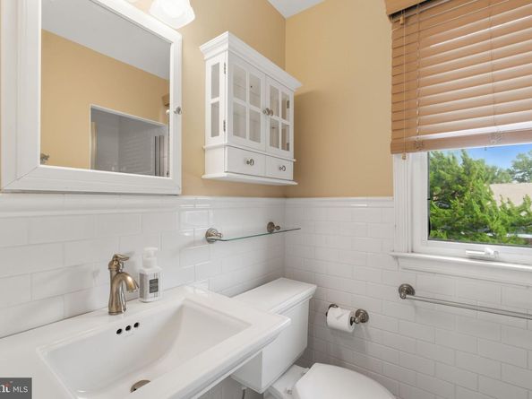 985 Milkweed Lane, Huntingdon Valley PA 19006