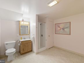 985 Milkweed Lane, Huntingdon Valley PA 19006