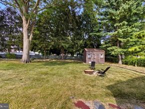 985 Milkweed Lane, Huntingdon Valley PA 19006