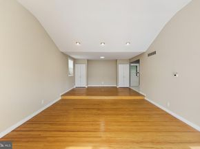 985 Milkweed Lane, Huntingdon Valley PA 19006