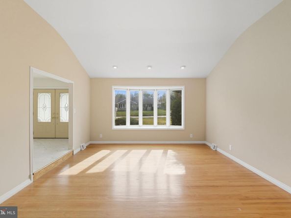 985 Milkweed Lane, Huntingdon Valley PA 19006