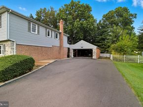985 Milkweed Lane, Huntingdon Valley PA 19006