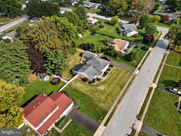 985 Milkweed Lane, Huntingdon Valley PA 19006