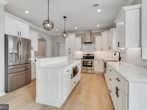 1021 Maple Avenue W, Langhorne PA 19047