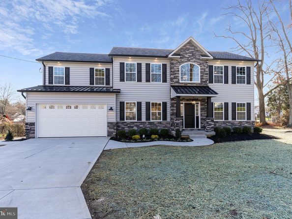 1021 Maple Avenue W, Langhorne PA 19047