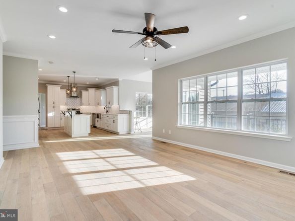 1021 Maple Avenue W, Langhorne PA 19047