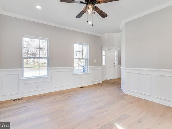 1021 Maple Avenue W, Langhorne PA 19047