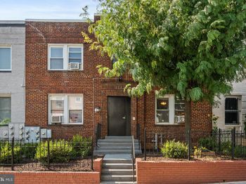 3542 6TH Street NW
