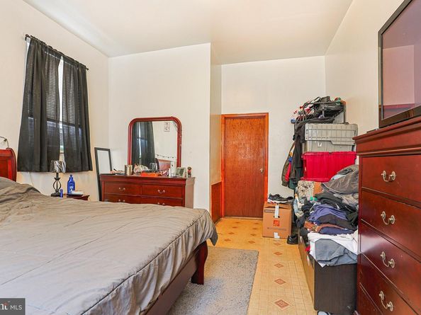1311 S 9TH Street, Philadelphia PA 19147