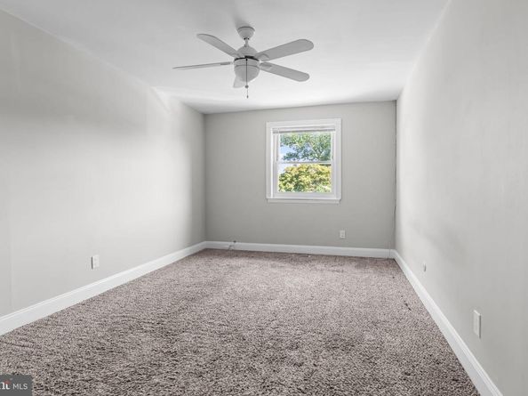 12135 Academy Road 10, Philadelphia PA 19154