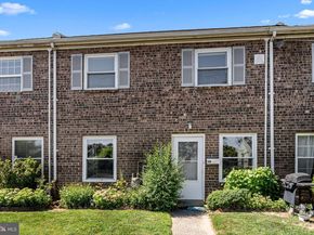 12135 Academy Road 10, Philadelphia PA 19154
