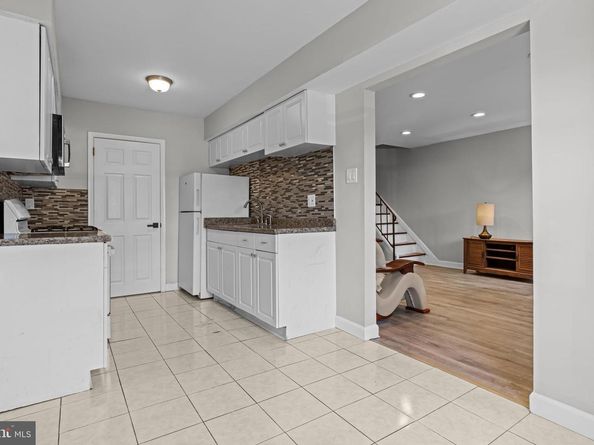 12135 Academy Road 10, Philadelphia PA 19154