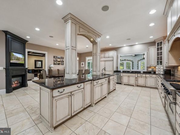 9907 Meriden Road, Potomac MD 20854