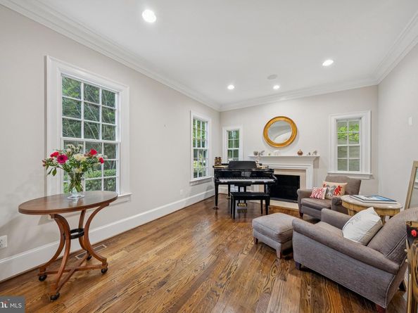 9907 Meriden Road, Potomac MD 20854