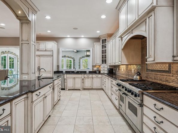 9907 Meriden Road, Potomac MD 20854