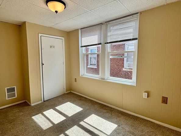 370 Amosland Road, Holmes PA 19043