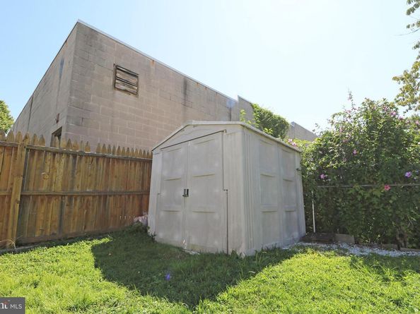 370 Amosland Road, Holmes PA 19043