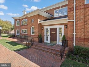 171 Barrett Place, Alexandria VA 22304