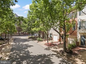 171 Barrett Place, Alexandria VA 22304