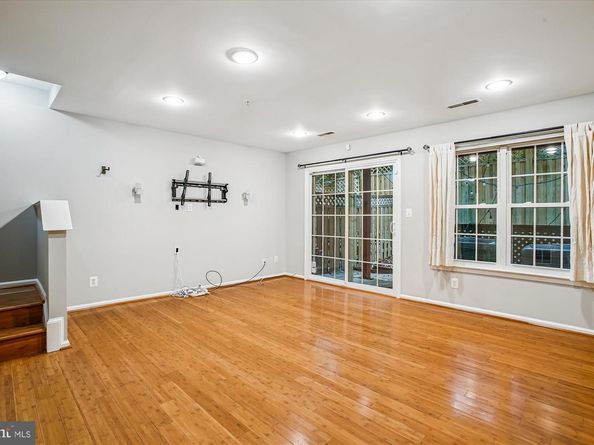 171 Barrett Place, Alexandria VA 22304