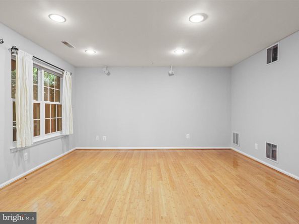 171 Barrett Place, Alexandria VA 22304