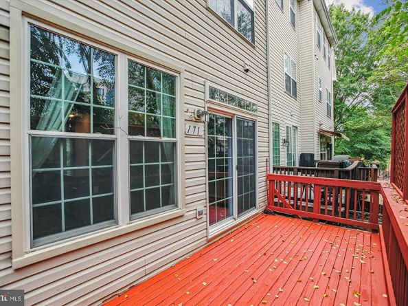 171 Barrett Place, Alexandria VA 22304