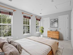 171 Barrett Place, Alexandria VA 22304